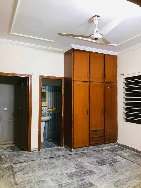 3 Bed Ground Portion Available for Rent in Gulraiz 7