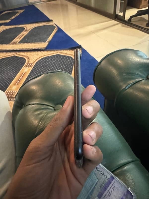 iPHONE 7 32 GB PTA APPROVED 8