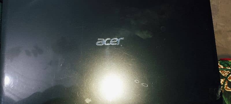 Accer Aspire E1-571 3