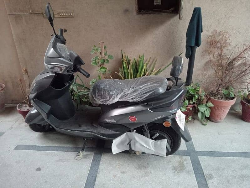 Metro Electric Scooty For Sale Only 4 months used 3