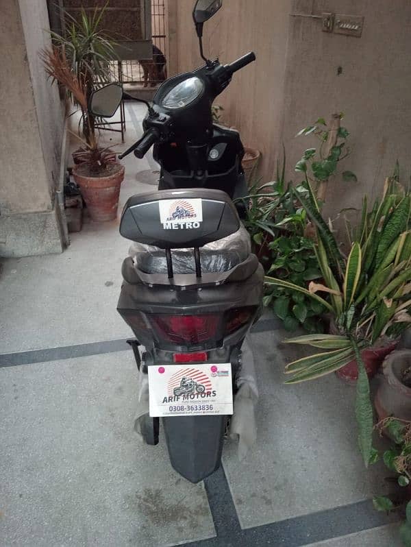 Metro Electric Scooty For Sale Only 4 months used 4