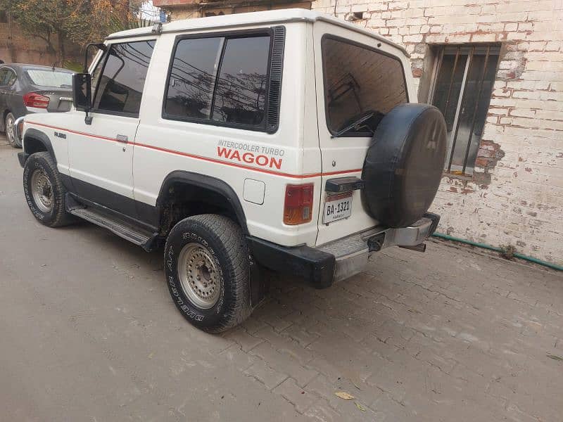 Mitsubishi Pajero 1988 5