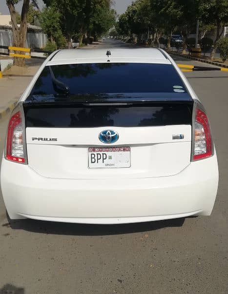 Toyota Prius 2015 4