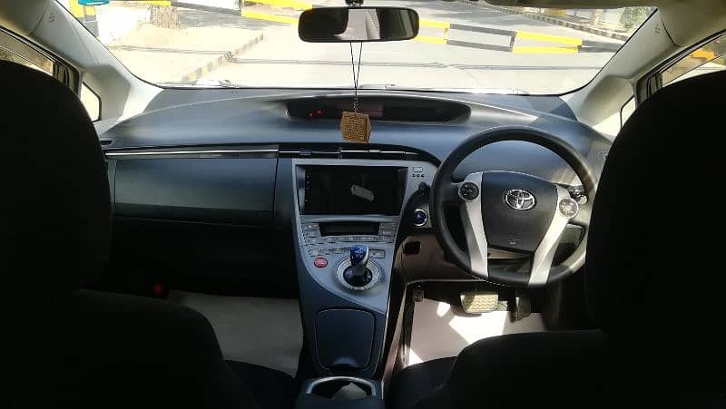 Toyota Prius 2015 11