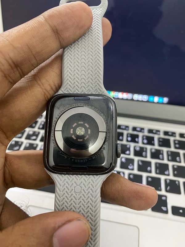 Apple watch series 4 44mm 1