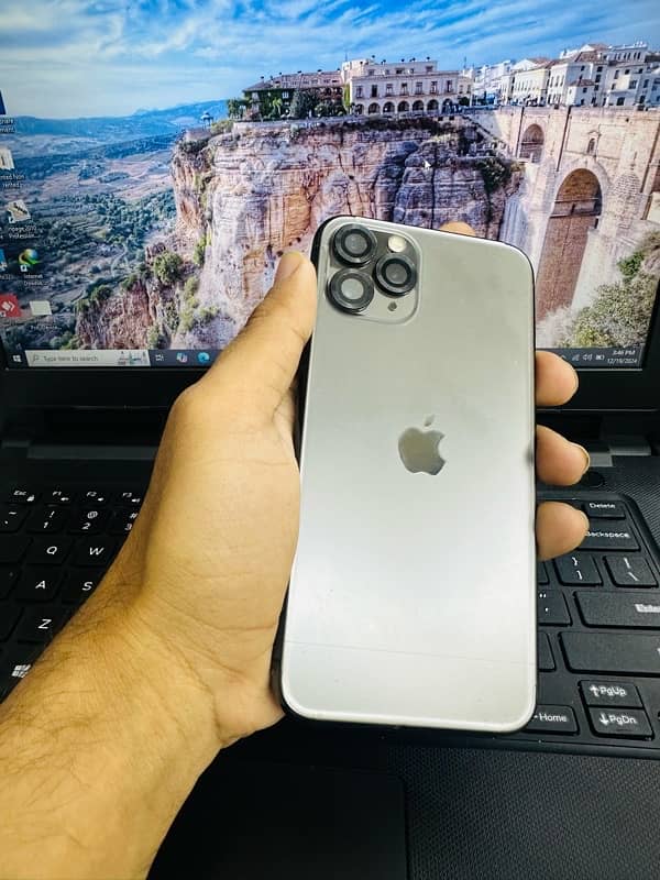 iphone 11pro 64gb 4