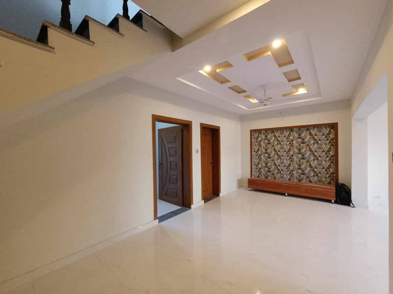 5 Marla Ground Portion For Rent in Gulraiz With All Facilites 1