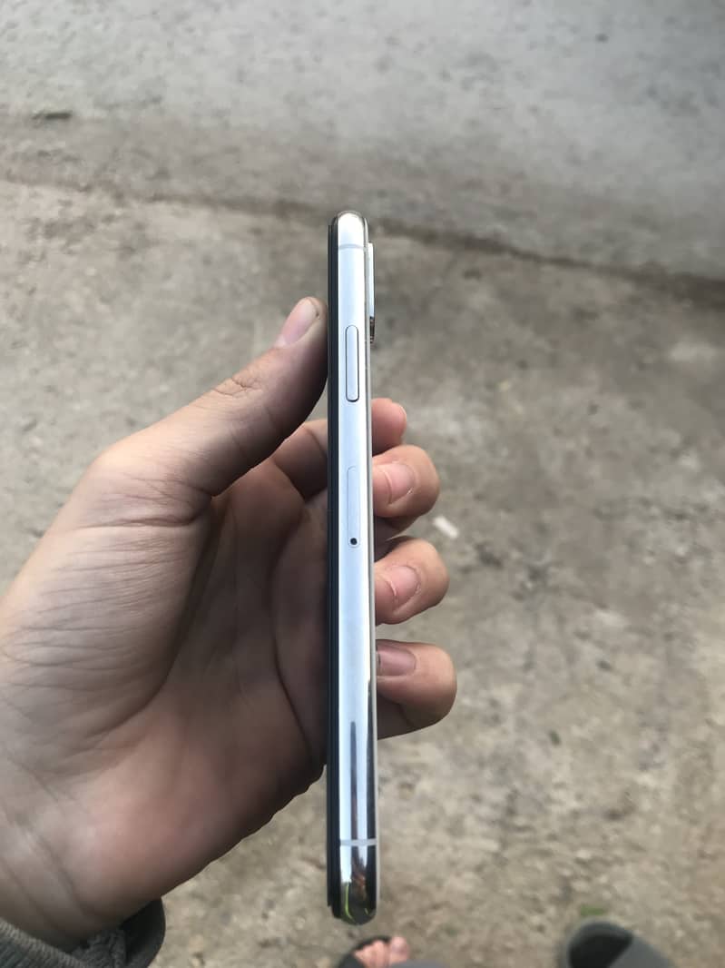 Apple iPhone X 2