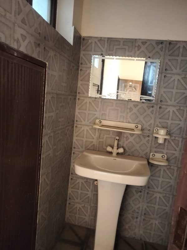 BACHELOR HOUSE PORTION ROOM RENT FOR AVAILABLE IN JUBIEEL TOWN 4