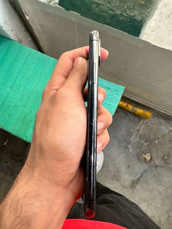 iPhone XS 64GB pta approved 3