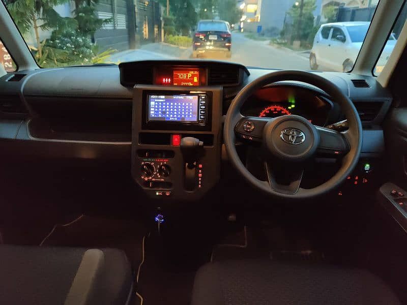 Toyota Roomy 2021 8