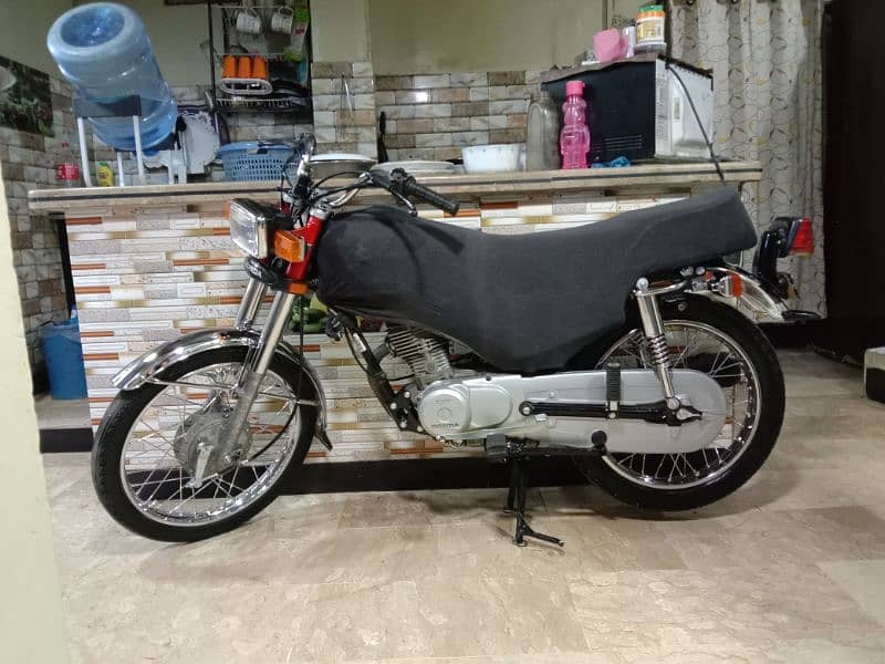 selling Honda CG125 6