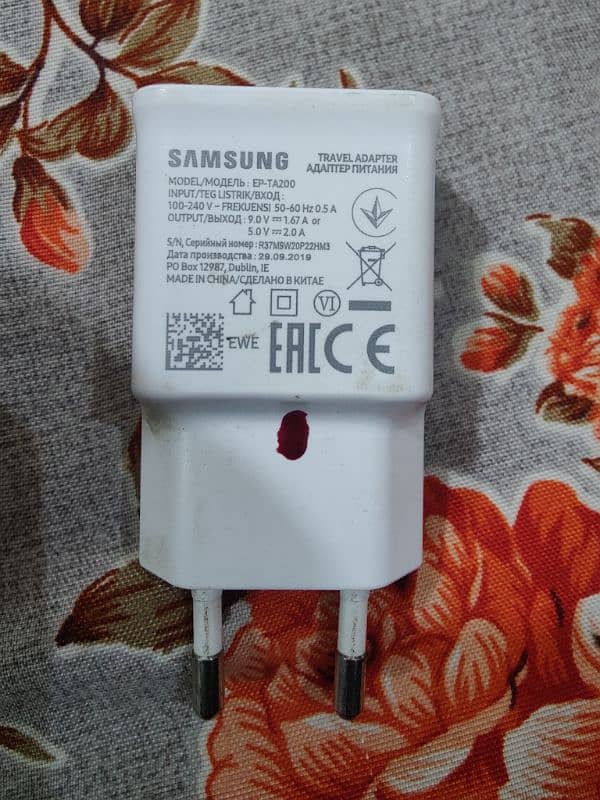 charger original 100% note 8 and A32 2