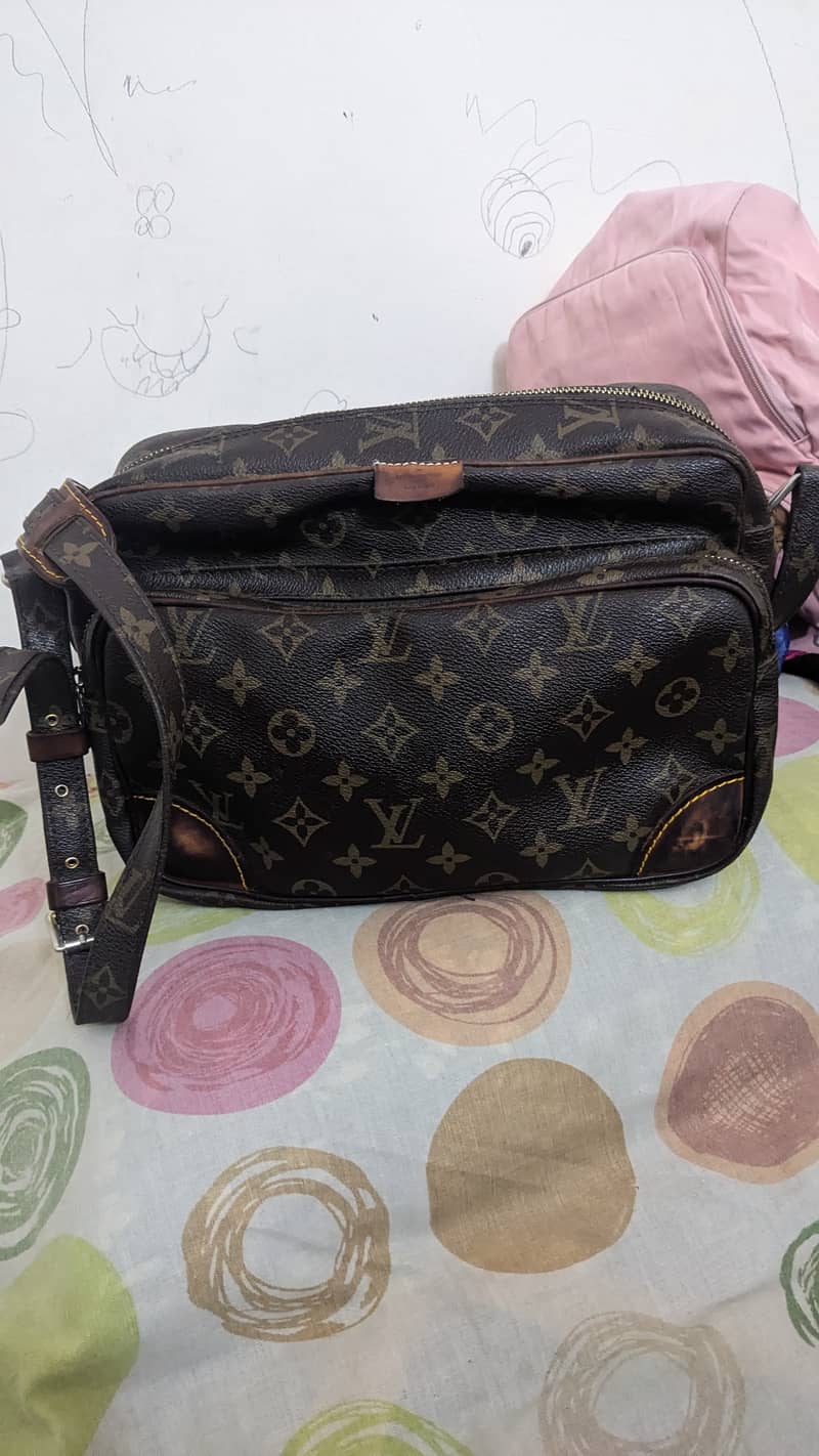 Louis Vuitton 0