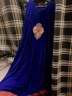 selling my blue velvet gown dress,used 1 time,1 year old, large size