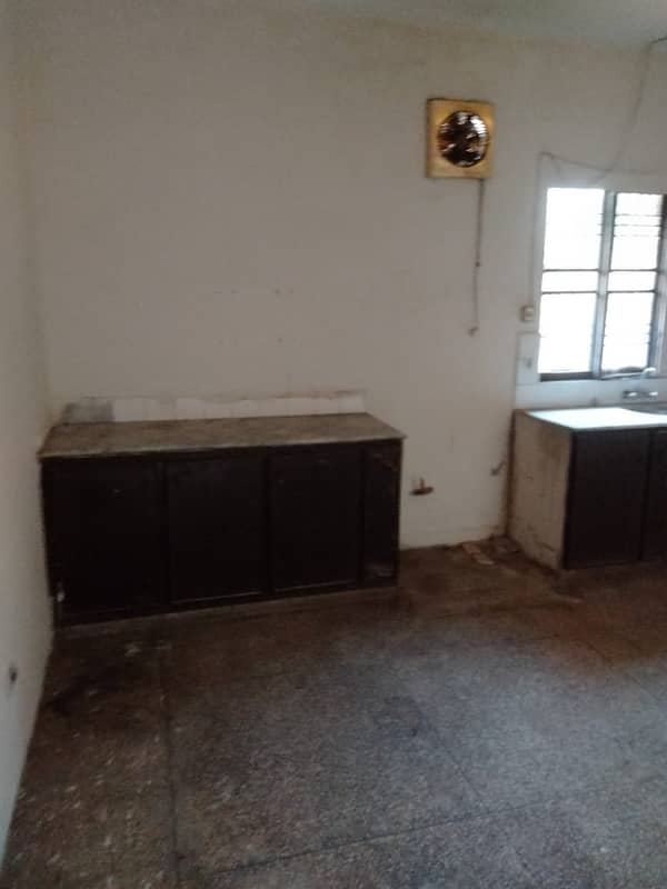 1 Kanal Upper Portion Available For Rent In Garden Town Lahore 3