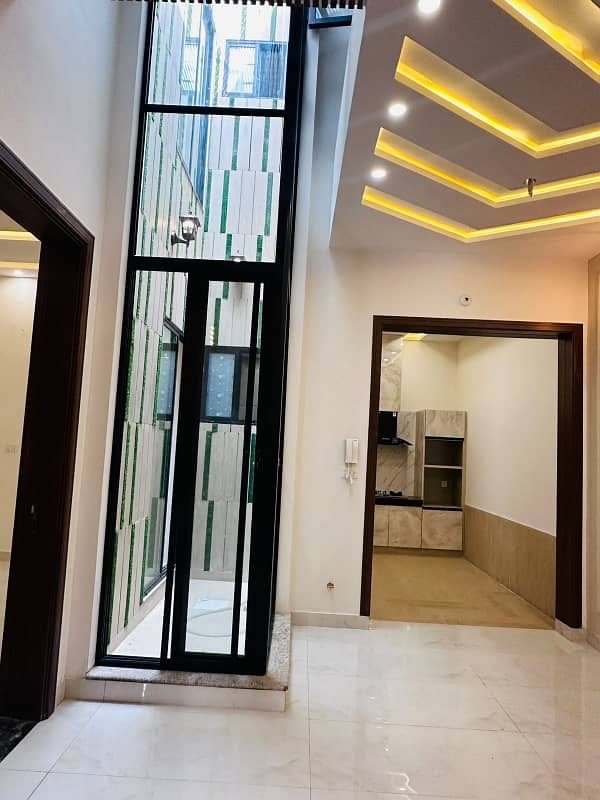 A Prime Location 7 Marla House In Faisalabad Is On The Market For Sale 0