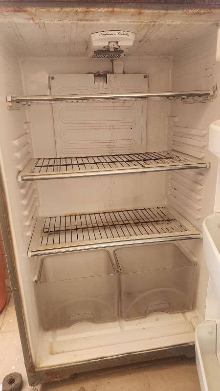 DAWLENCE REFRIGERATOR URGENT SELL 2