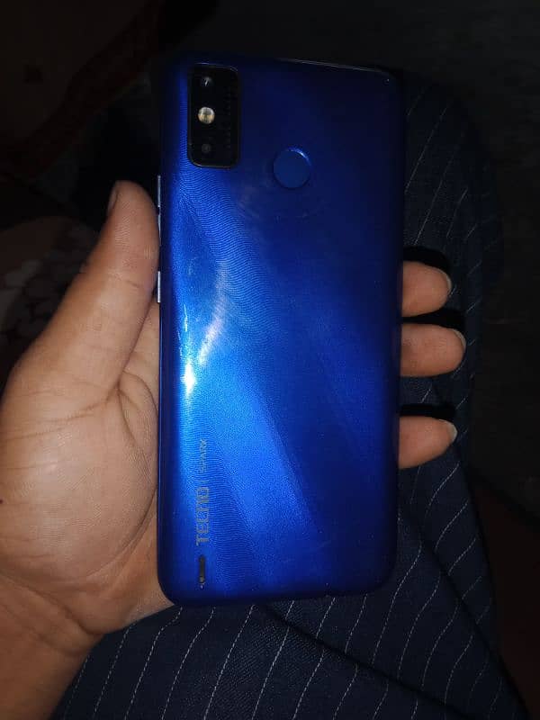 Tecno spark 6 go 8