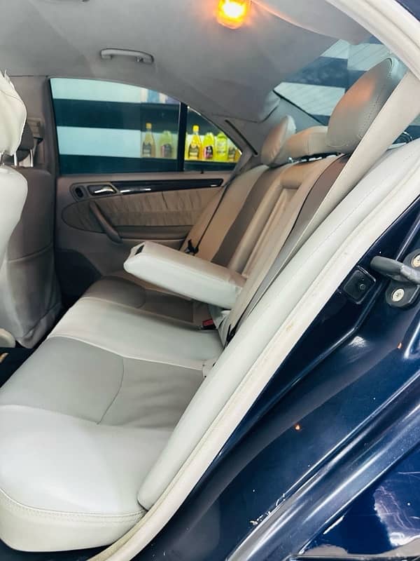 Mercedes C Class 180 Brand New Condition 11