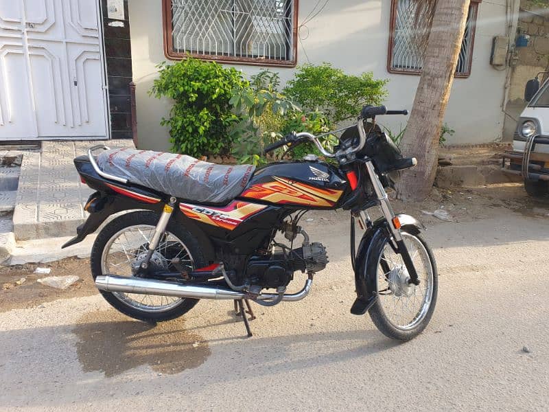 Honda CD 70 Dream In Immaculate Condition 6