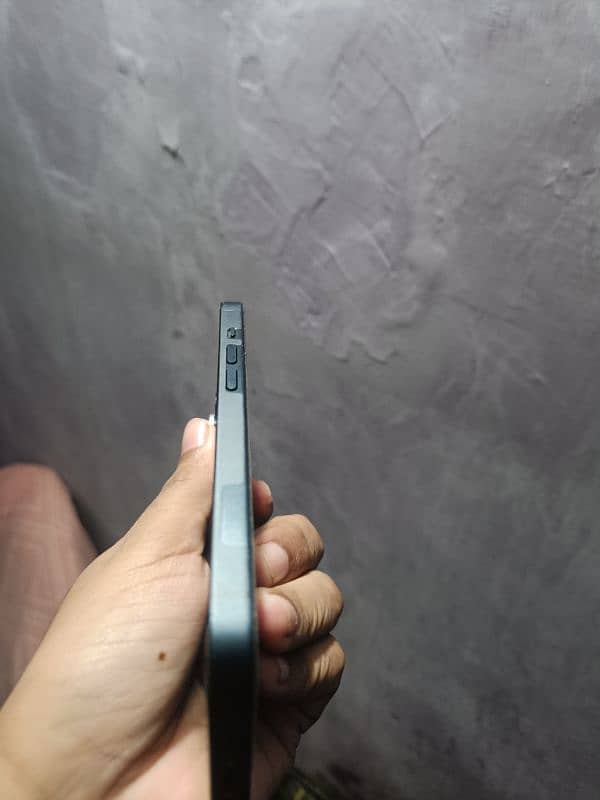 I phone 14 128gb 10by9.5 condition 5