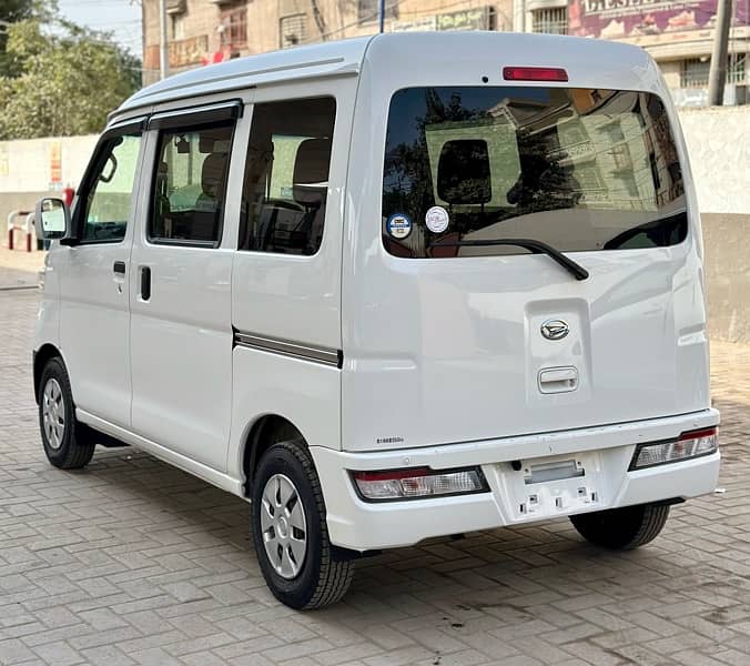 Daihatsu Hijet 2019 4