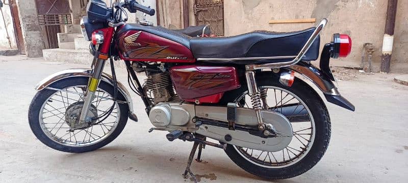 Honda CG125 7