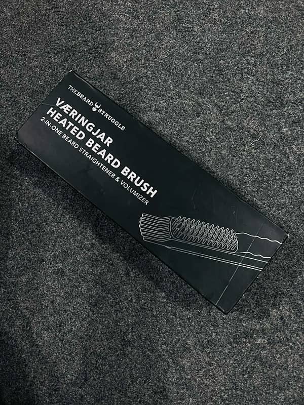 The Beard Struggle Vaeringjar Heated Beard Brush 2