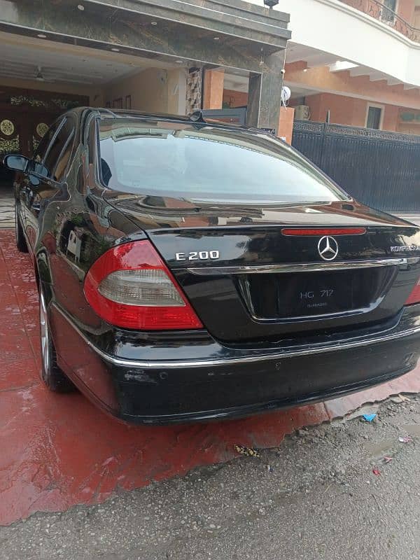 Mercedes E 200 kompressor 2004 full option brand new 2