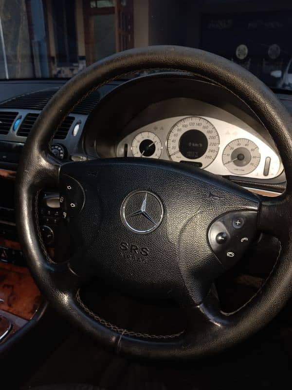 Mercedes E 200 kompressor 2004 full option brand new 8