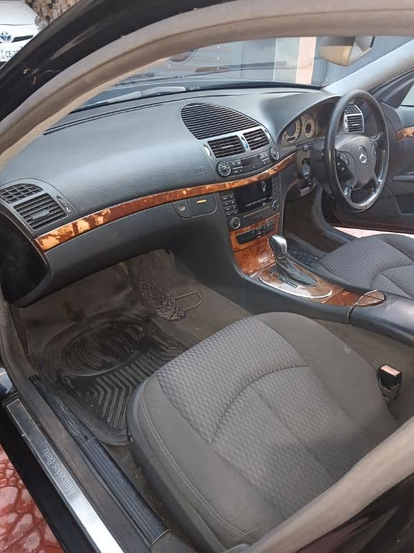 Mercedes E 200 kompressor 2004 full option brand new 9