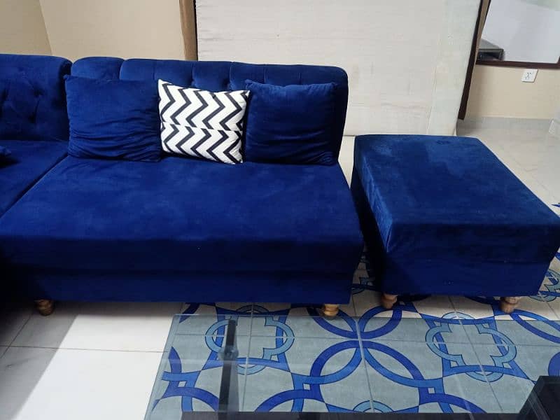 sofa set in new condition very less used 5