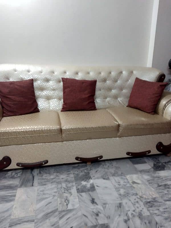 Sofa Set - Sofas - Luxurious Looking - Mint Condition (Negotiable) 2