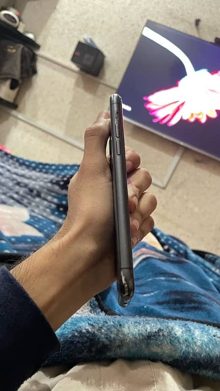 iphone 11 pro PTA APPROVED 2