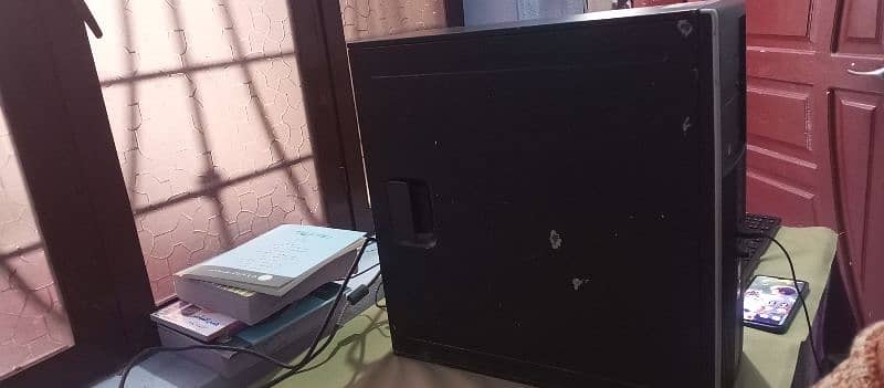 Computer for sale . jisne lena h msg kr dy . Core i5 2nd generation 4