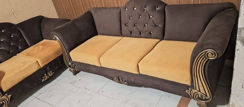 cansol table )rs25000(sofa set 50000 9