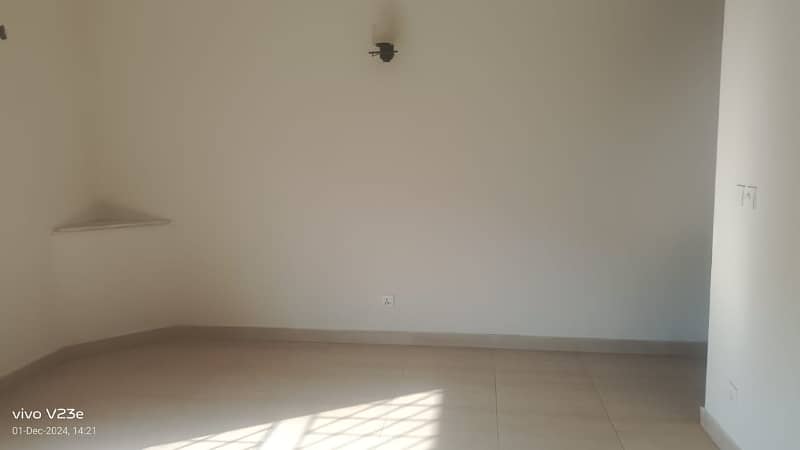 1 Kanal Lower Lock Upper Portion Is Available For Rent In Dha Phase 3 Near To Y Block Market 5