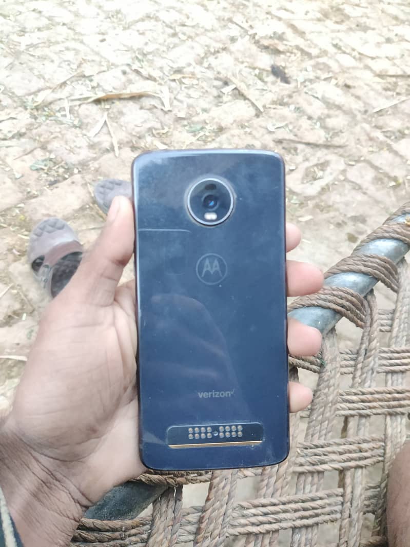 Moto Z4 4 128GB PTA 10/10 1