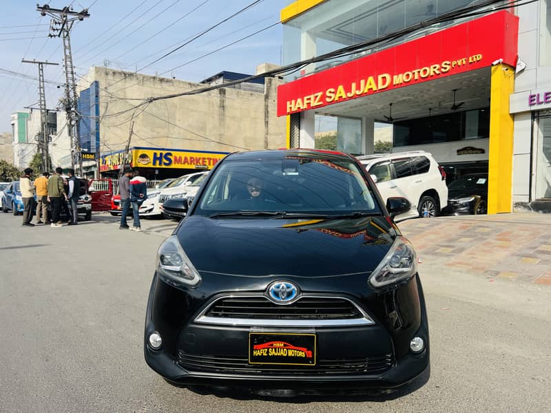 Toyota Sienta (Hybrid) G Package  2015 0