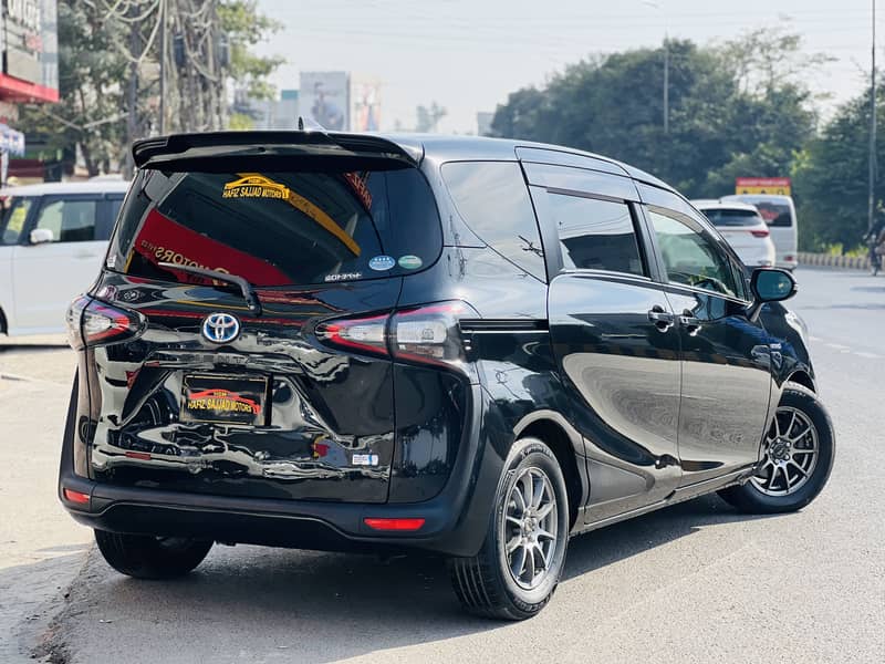 Toyota Sienta (Hybrid) G Package  2015 3