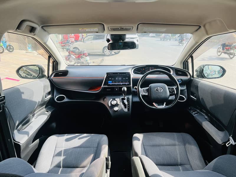 Toyota Sienta (Hybrid) G Package  2015 4