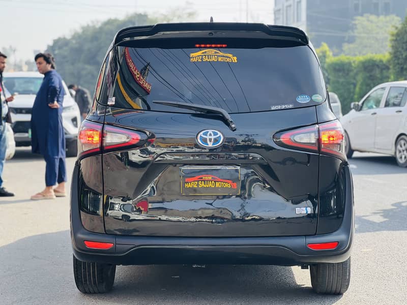 Toyota Sienta (Hybrid) G Package  2015 12