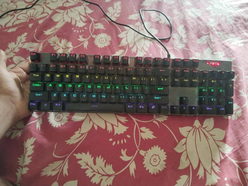 gaming keyboard read description 4