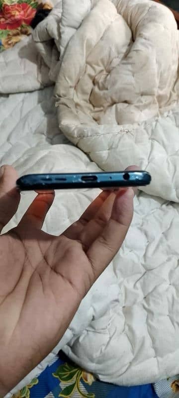 i am selling my mobile oneplus N200 6