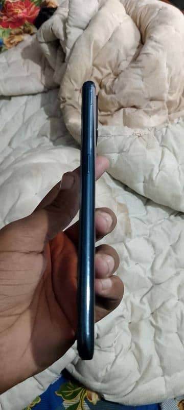 i am selling my mobile oneplus N200 7