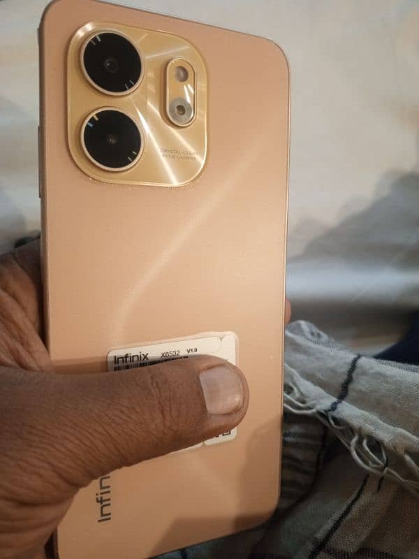 infinix smart 9. gold color 4+4ram 128gb rom 0