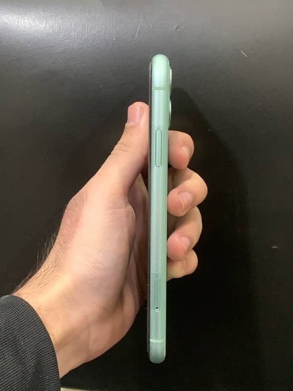 Iphone 11 , 64GB lush Condition, JV 2