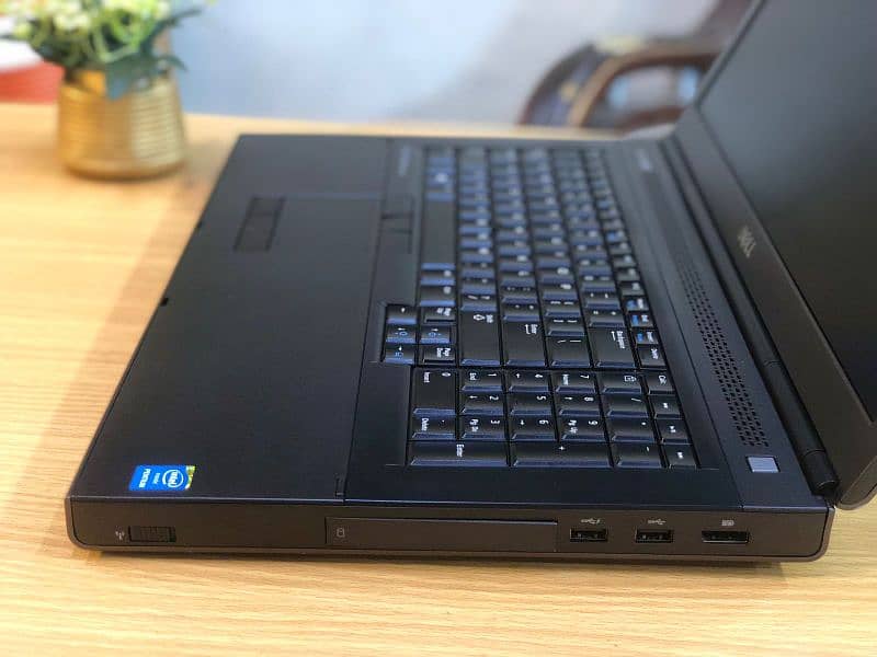 DELL PRECIOUS M6800 I7.4TH MQ 4 GB NVEDIA 2