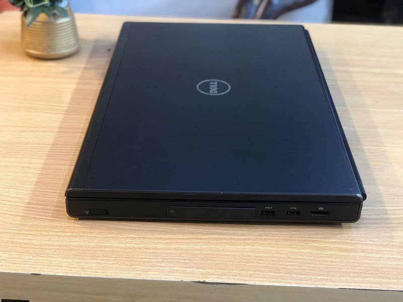 DELL PRECIOUS M6800 I7.4TH MQ 4 GB NVEDIA 5